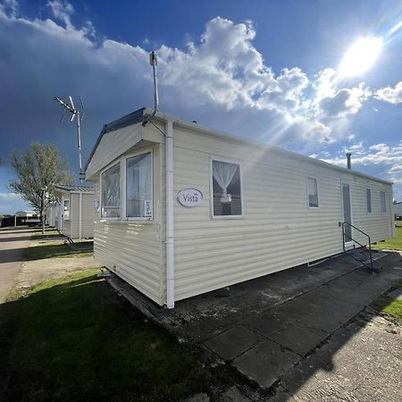 Lovely 8 Berth Caravan At St Osyth Beach Holiday Park Ref 28101G Клактон-он-Си Экстерьер фото